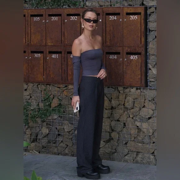 Princess Polly | Titius Pant, Navy Stripe, Size 2 - Picture 7 of 7